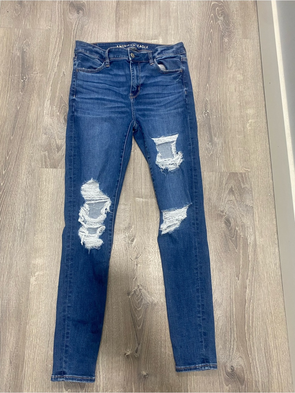 American Eagle Outfitters Women's Dark Blue Distressed Skinny Jeans